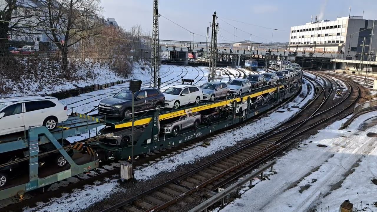 PA HBf: Schwerer VW-Autotransportzug fährt an und rollt Richtung Österreich!