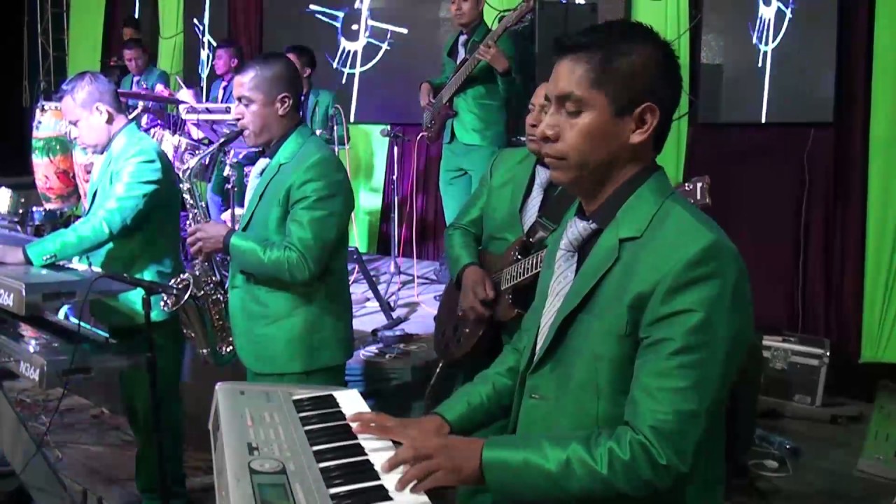AGRUPACIÓN MUSICAL VIDA NUEVA VIDEO 27 ANIVERSARIO EN VIVO/// caminava triste y solo