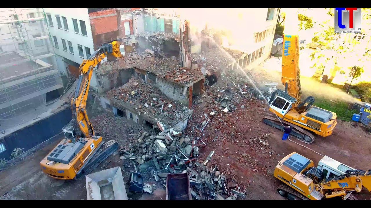 LUFF: LIEBHERR R 964C, R 954B Longfront, R 944C, R 934B, R 924B at work, Krankenhausabbruch, 2017.