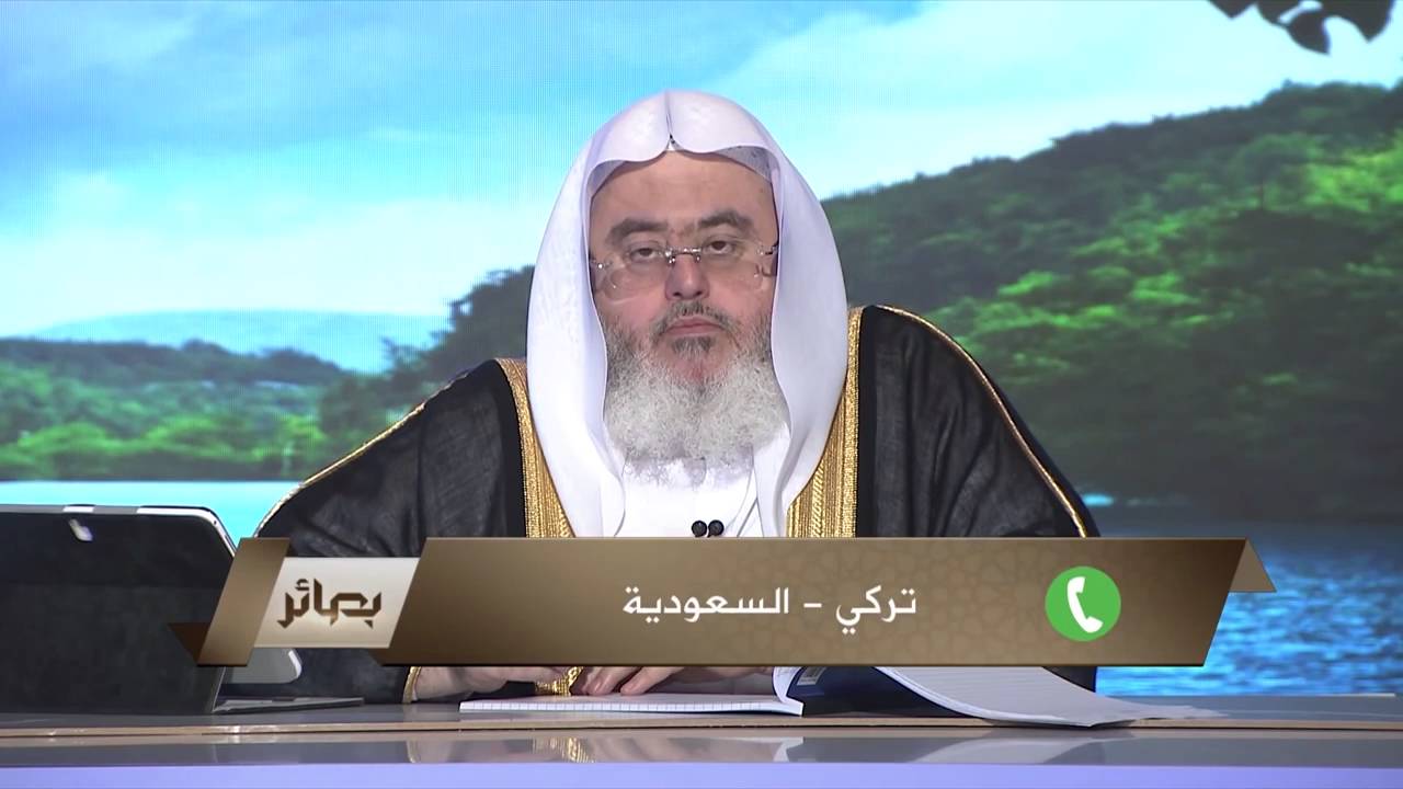 صلاة العشاء خلف إمام يصلي المغرب