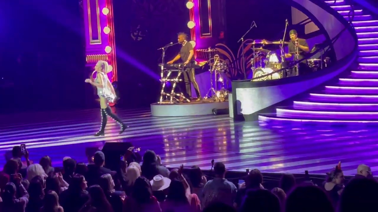 Gwen Stefani - It's My Life Live at Planet Hollywood Las Vegas 10/29/21