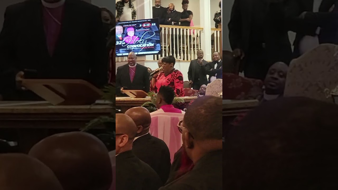 🔥Evangelist Lorraine Stancil Singing at Celebration of Praise Holy Convocation Official Night!!🔥