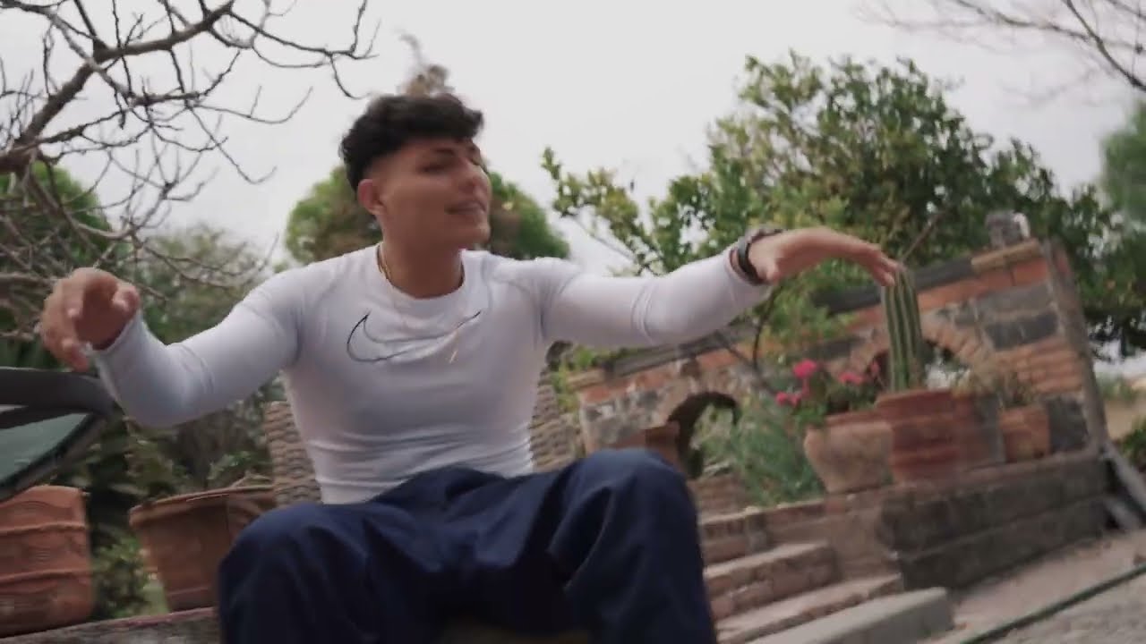 Angel Ssoto - Arreb&aacute;tate Ft. Ripp Tripp x los Benditos Mx (video oficial)