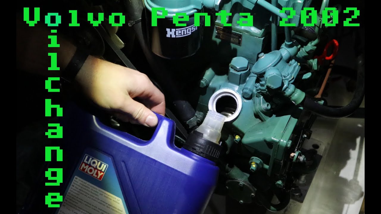 Marine Engine Oil change at Volvo Penta 2002 using a Handpump