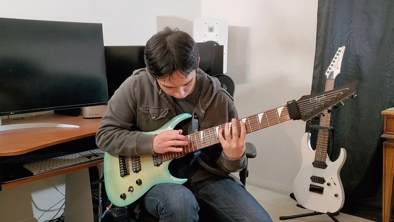 MELODIC RIFFS WITH TAPPING