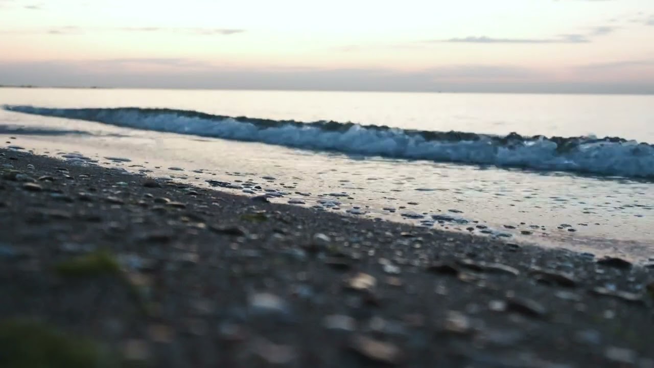 Refreshing story of a human being with relaxing shoreline (in HD for 10 hours)