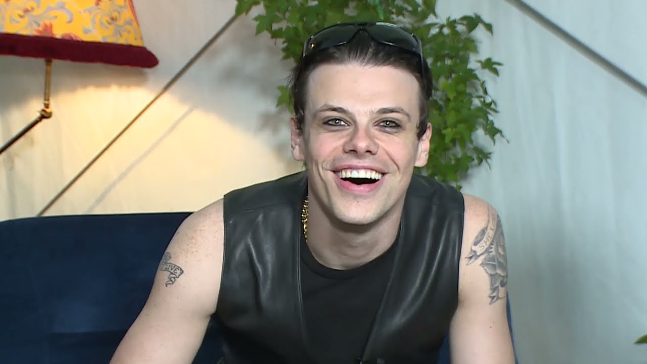 Ce cadouri neașteptate primește Yungblud în turneu | Electric Castle 2025