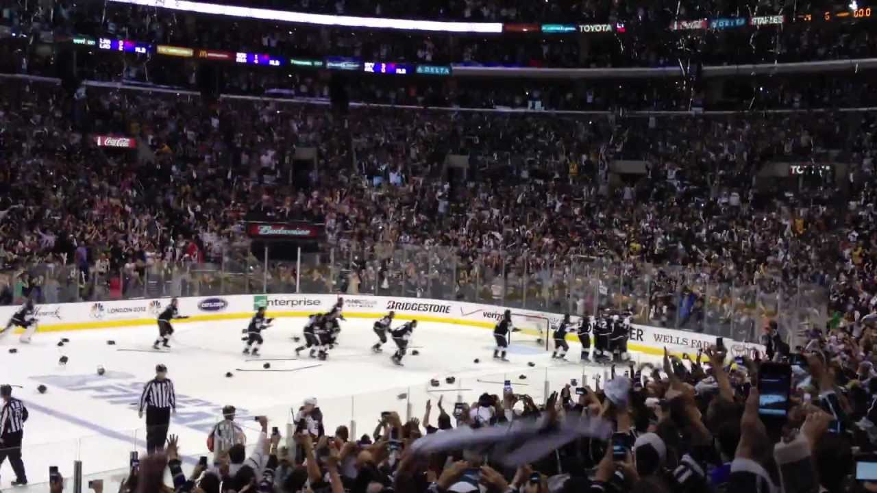 LA Kings Win Stanley Cup Game 6 (last 2 minutes live)