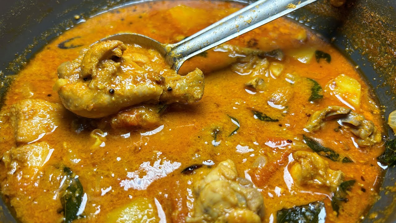 எங்கள் வீட்டு முறையில் பாரம்பரியமான கிராமத்து Style கோழி குழம்பு - Village Style Chicken Kulambu!!