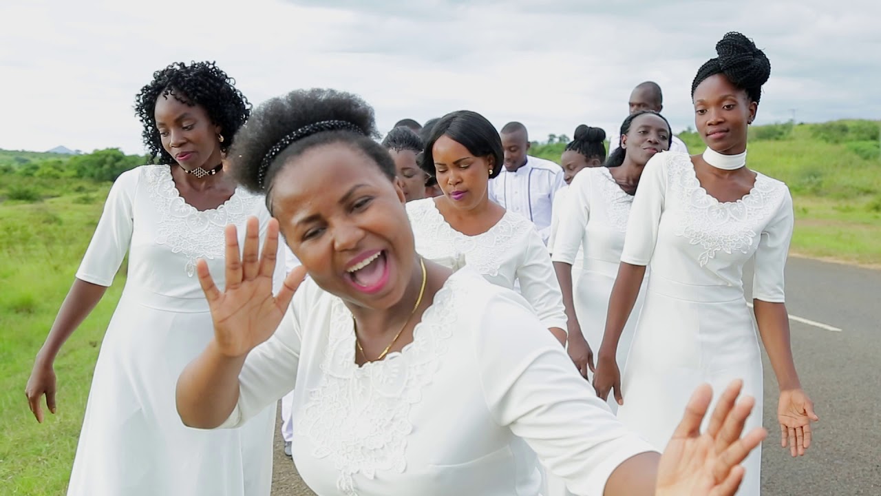 Elshaddai Choir Handeni - ATAFANYA NJIA ( Official Video )
