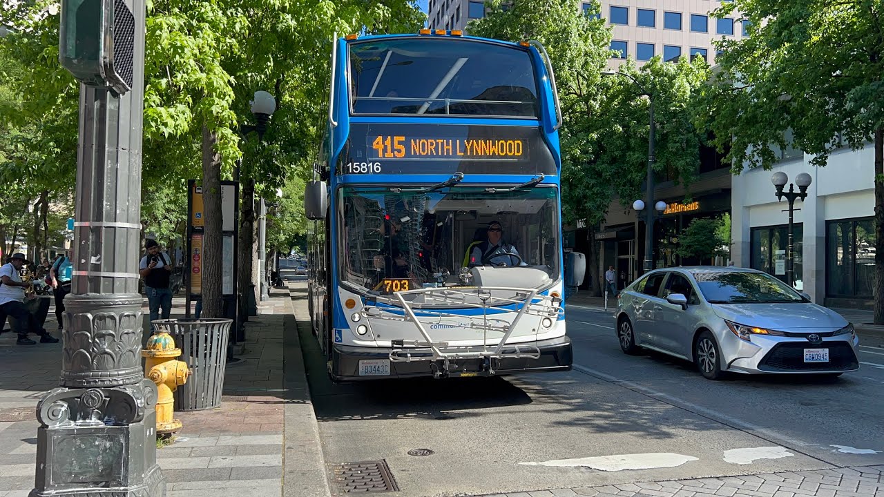 King County Metro Sound Transit & Community Transit Buses @ 4th & Pine 7/25/22