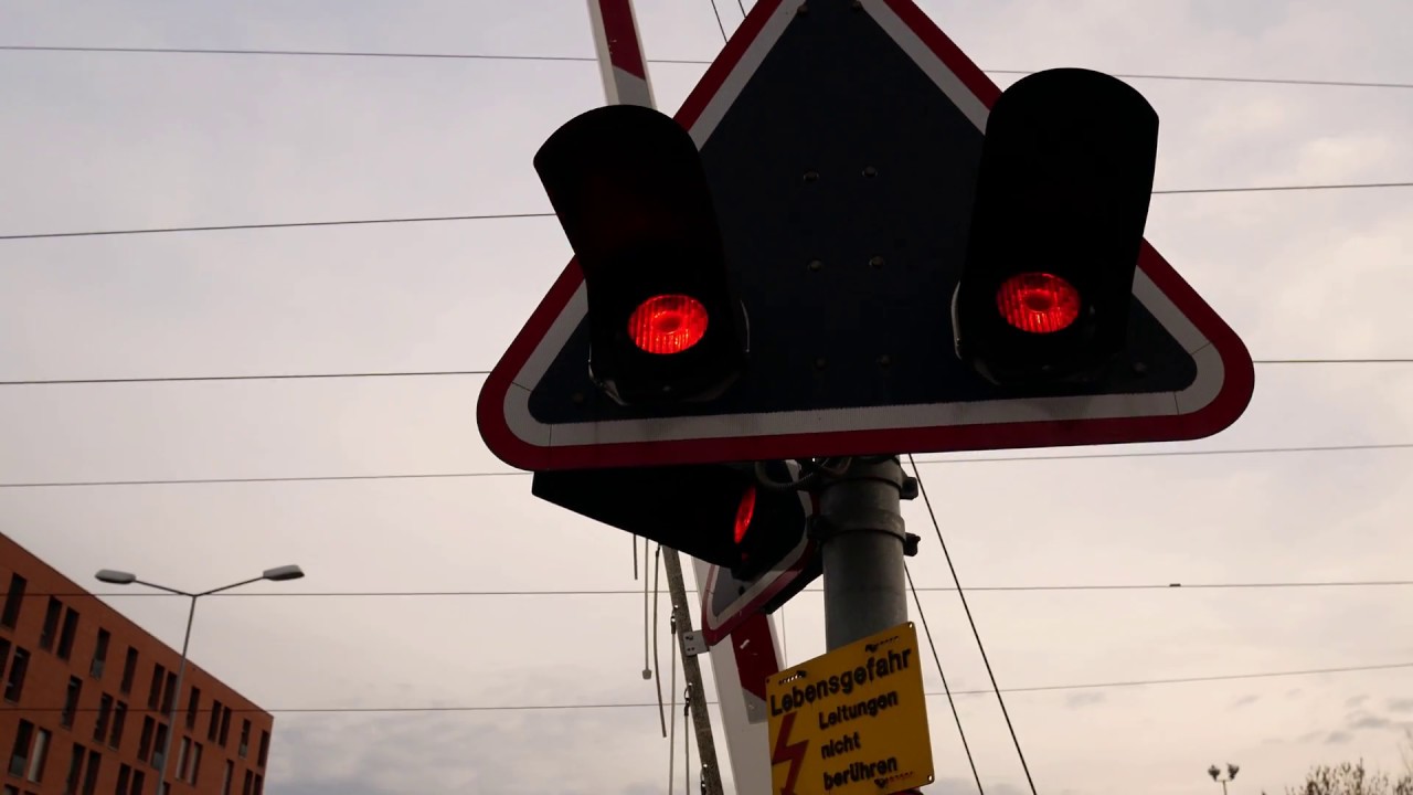 Railroad Crossing Zurich / Bahnübergang bei Zürich Affoltern, Schweiz 2018