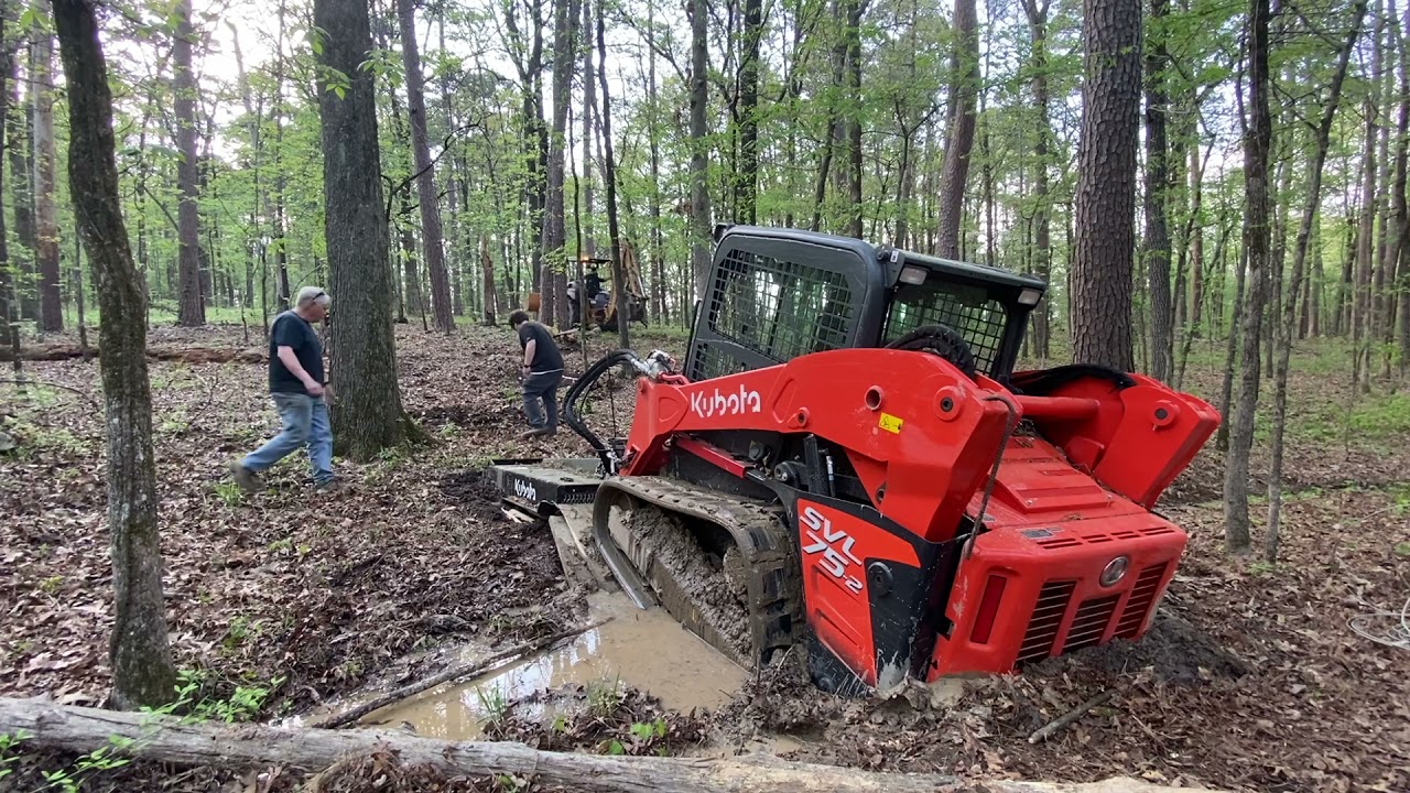 Kubota SVL 75-2 Skid Steer Stuck in Mud (Recovery)