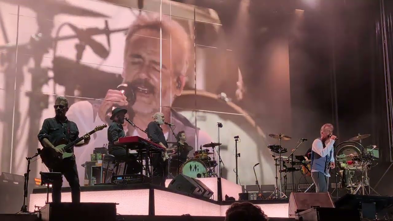 Love of Lesbian - All&iacute; donde sol&iacute;amos gritar - Directo Caudal Fest 2025 - Lugo - 4K