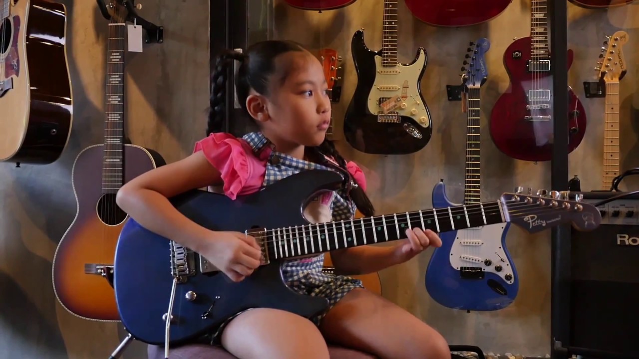 Morning Star - Vinnie moore . cover By PettyRock 7 Year old