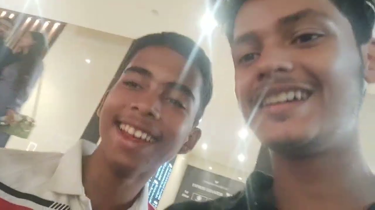 Fan Mein Scale?! 😳 Sea Day + Phoenix Mall Masti | Vlog 16