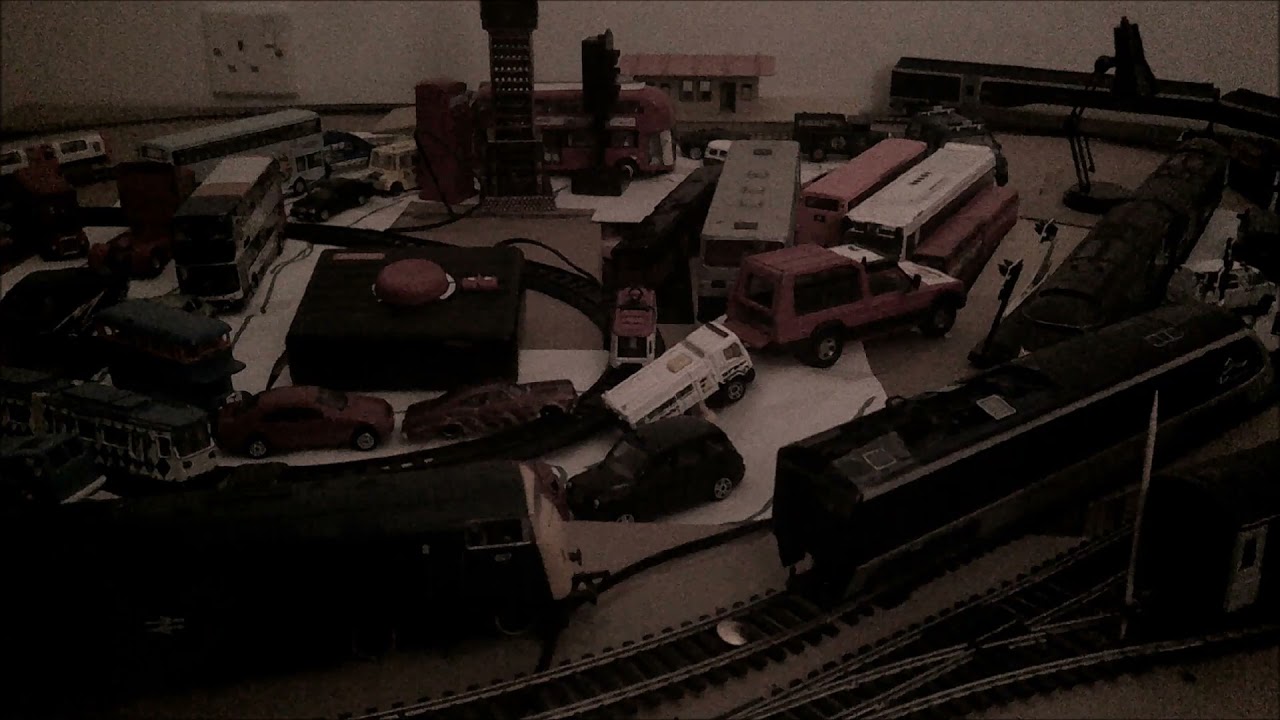 my new signal on the layout : a bit of a disaster a bit of realism