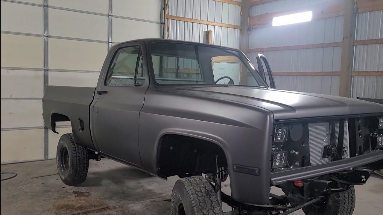 Rebuilding a 1985 k10 part 36!!! Bed installed.