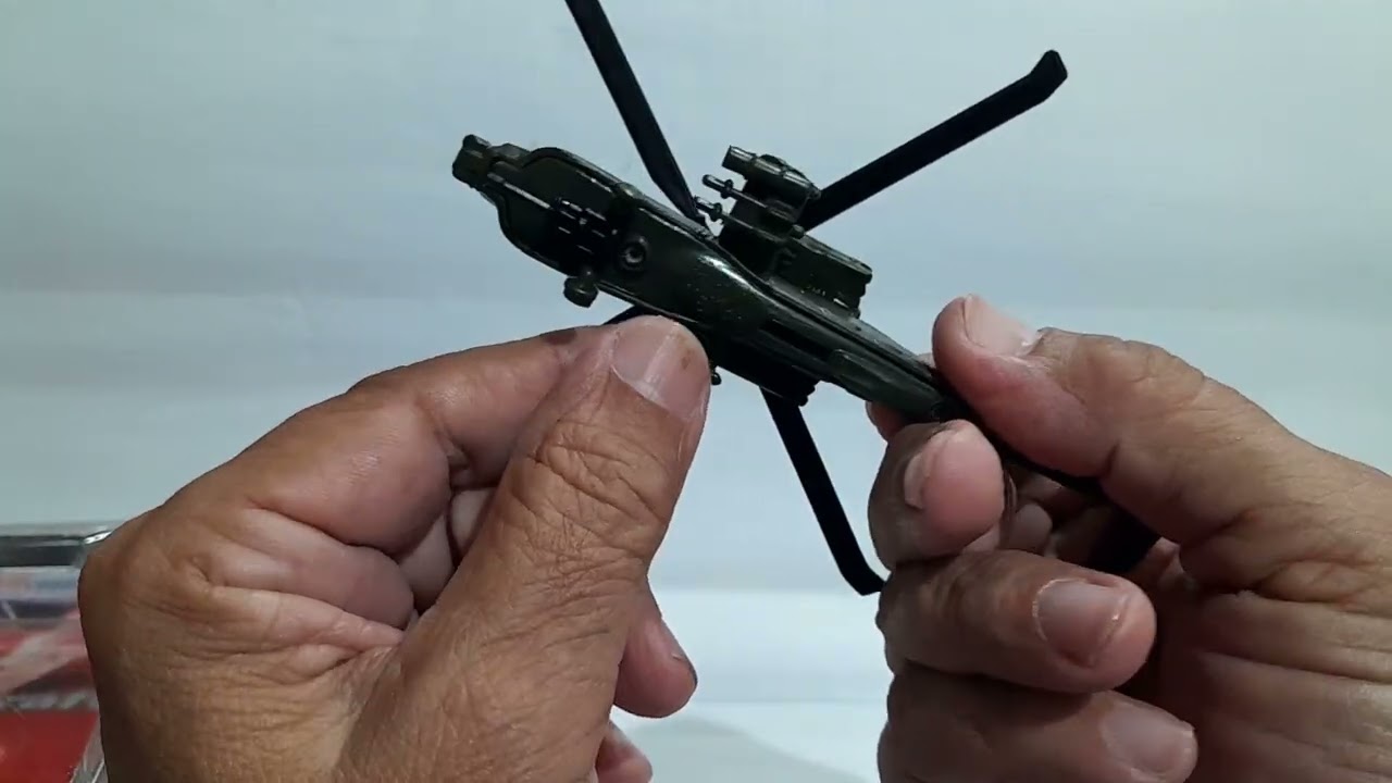 HELICOPTERO DE COMBATE AH-64 APACHE KIDCONNECTION MAISTO