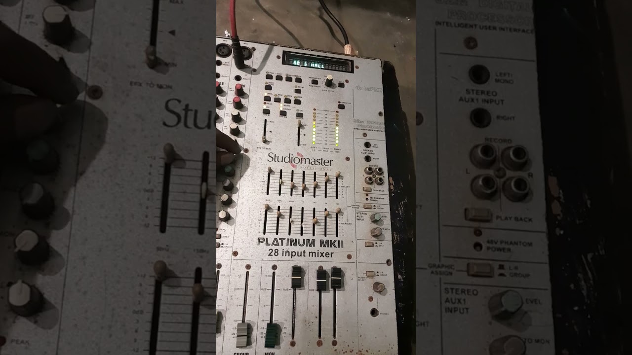 Studio master platinum MK2 mixer For sales......whatapps 8072367159