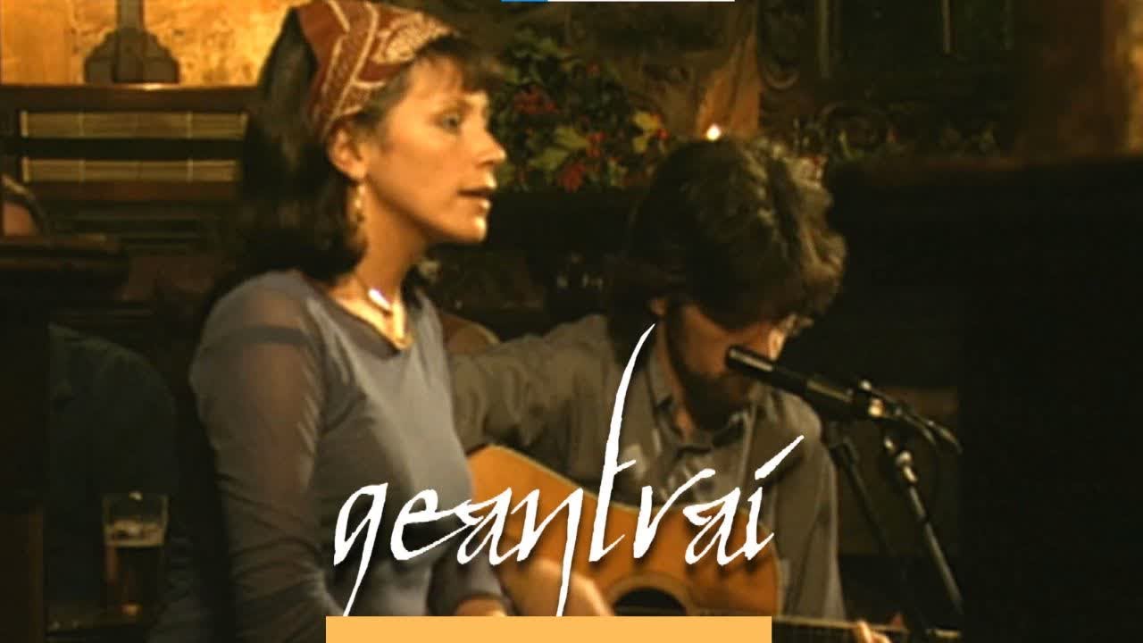 Cathy Jordan & Seamie O'Dowd - Seán Bháin | Geantraí na Nollag 2000 | TG4