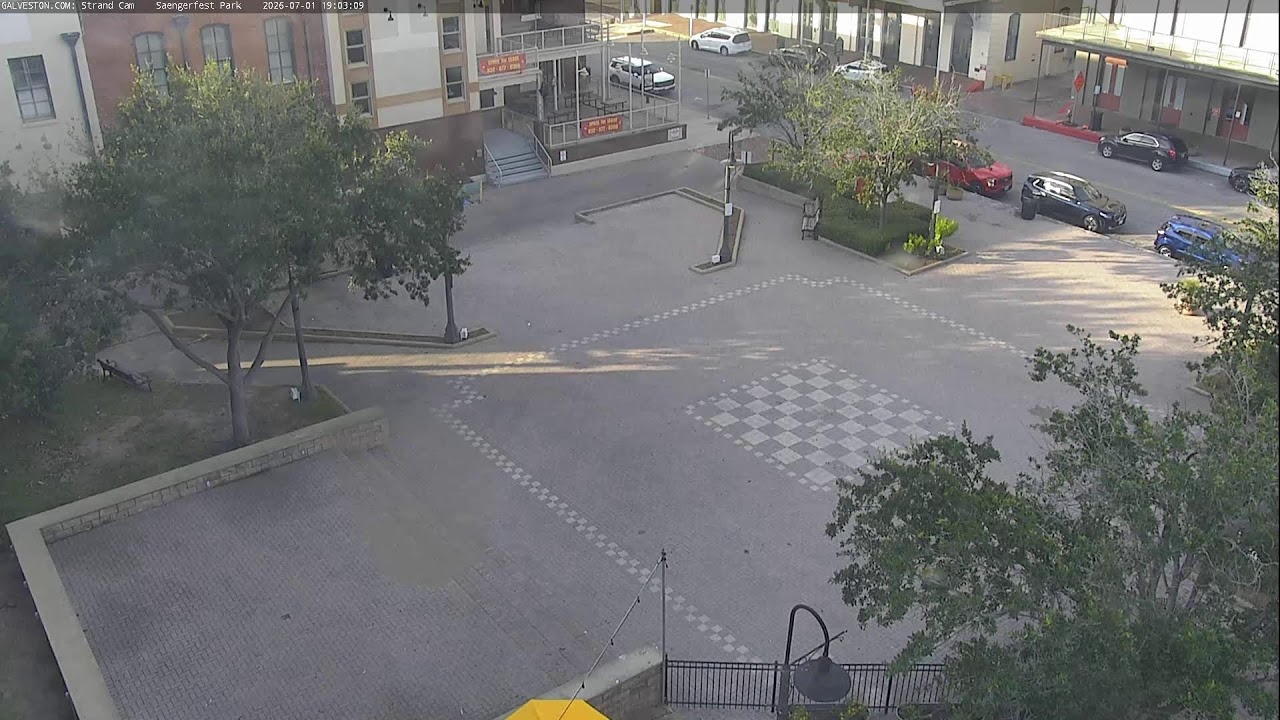 STRAND CAM: Live Webcam from the Historic Downtown Galveston