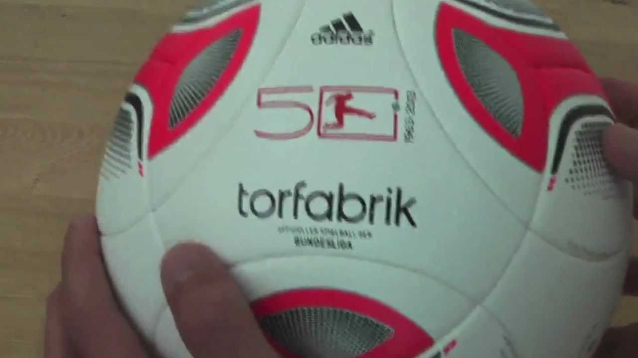 Unboxing Adidas Torfabrik 3 | Fu&szlig;ballAktuellTV