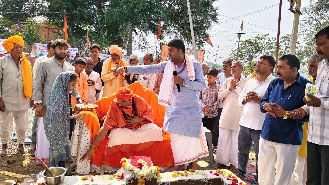 श्री 1008 मधुसूधनानंद गिरी महाराज द्वारा भगोर मै महायज्ञ 