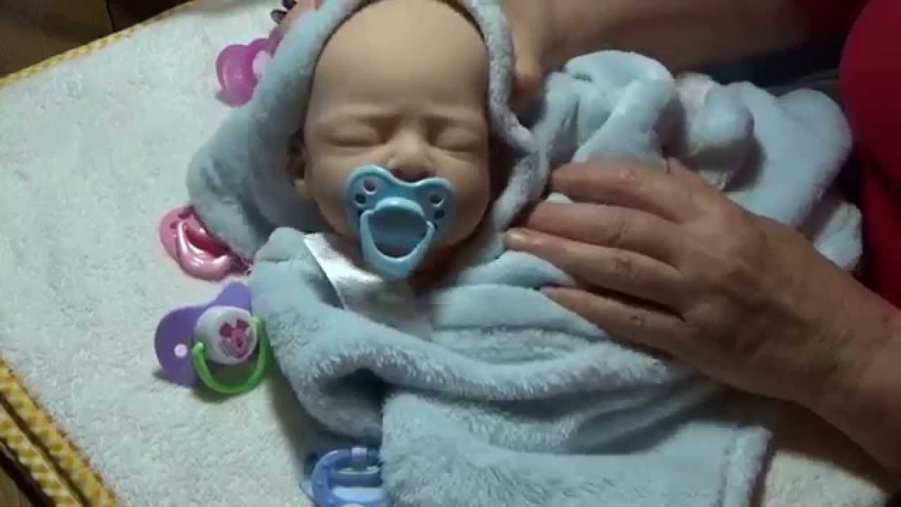 Nuckel mit Magneten versehen