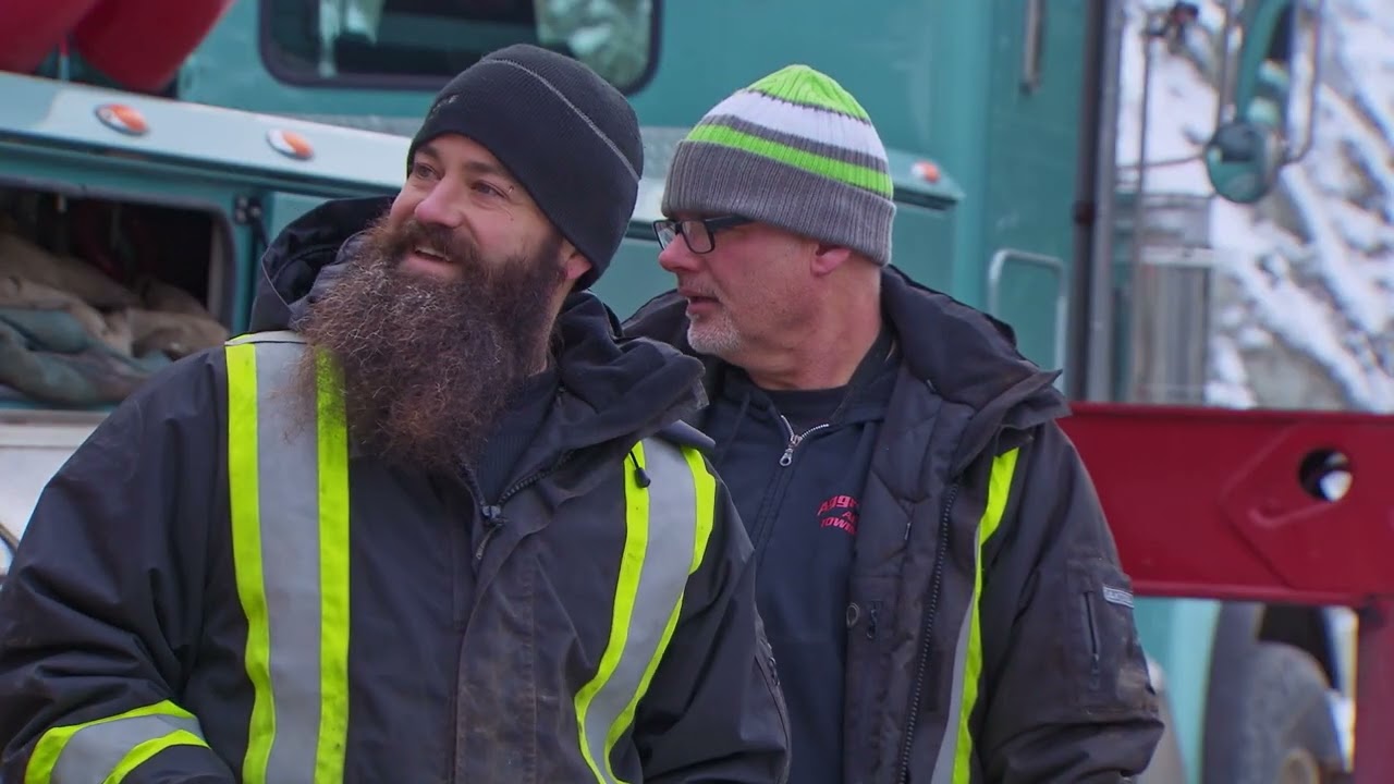 200 Foot Cliff Recovery at Hells Gate Canyon | Highway Thru Hell