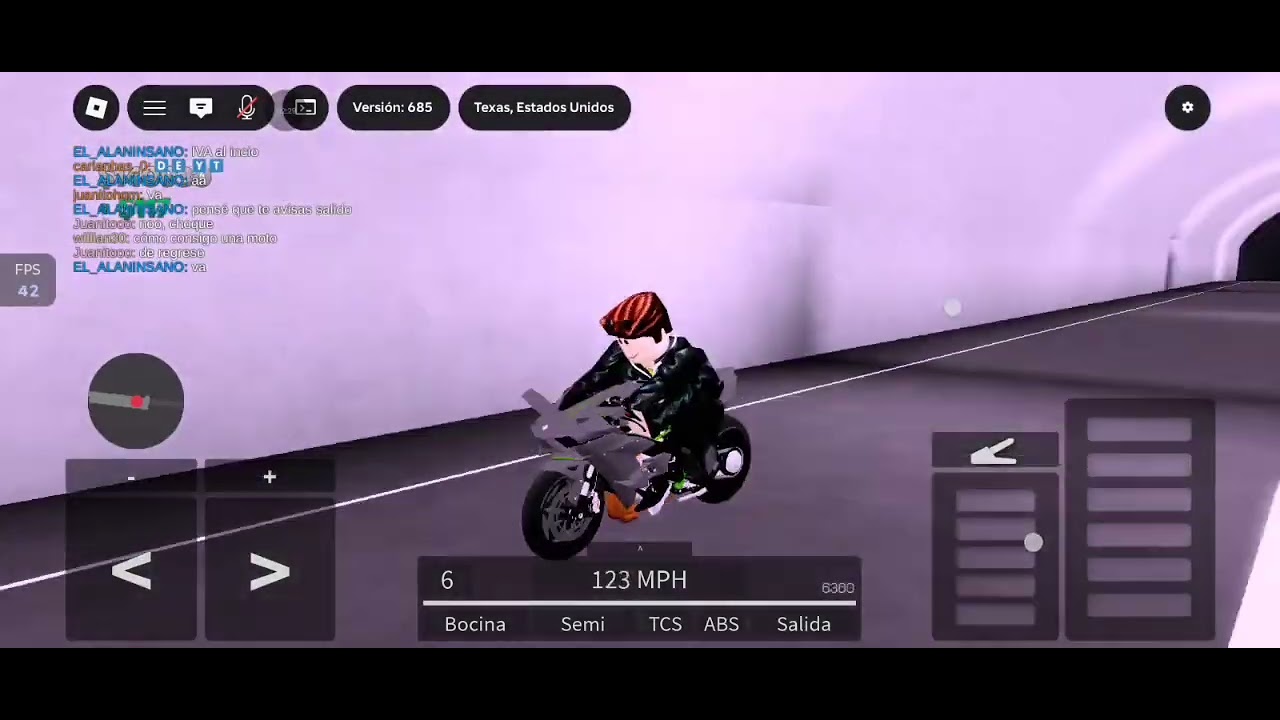 Probando una moto no recuerdo como se llama XD