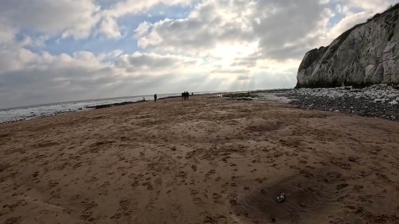 Broadstairs Kent Beach Walking Tour From Dumpton Gap Towards Ramsgate Boxing Day Dec 2025 4k UHD