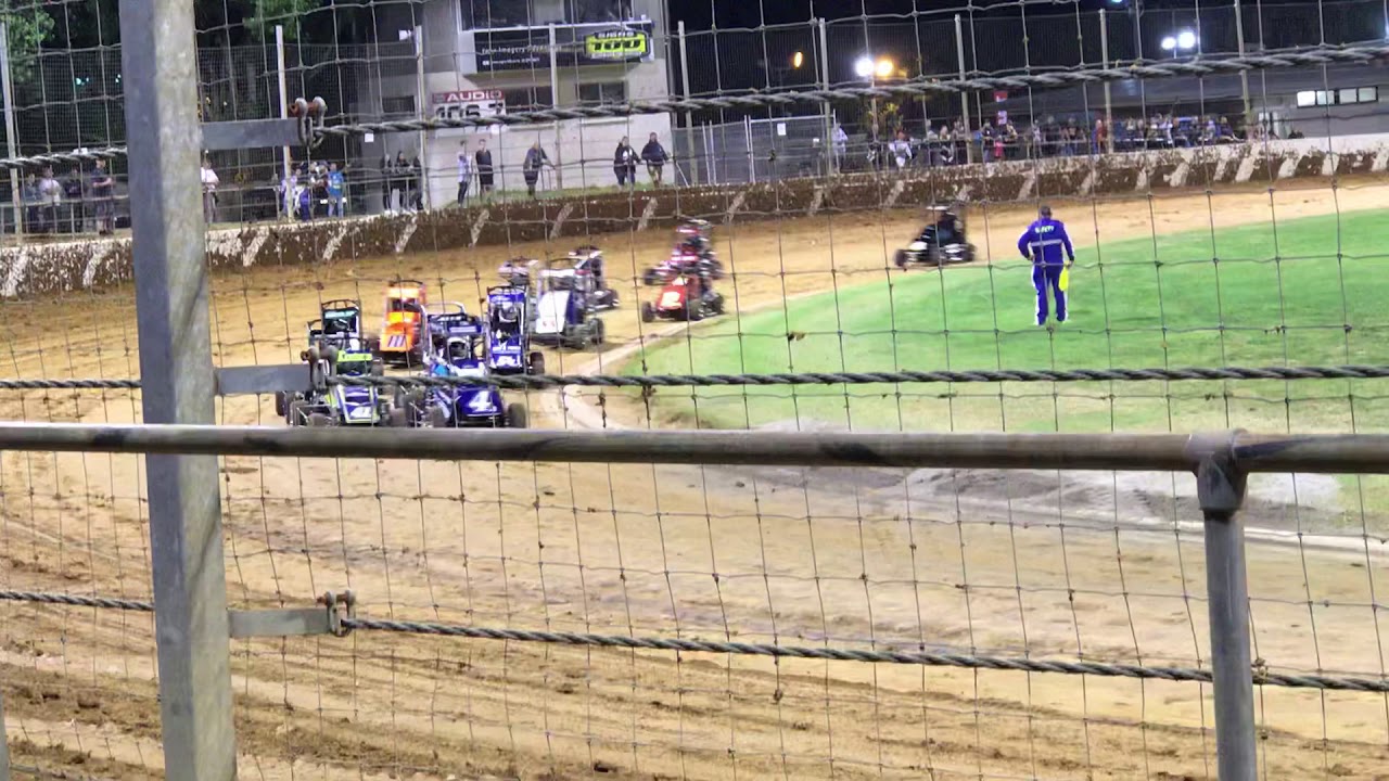 1/4 Midget feature Final night - Vodafone Speedway Western Springs
