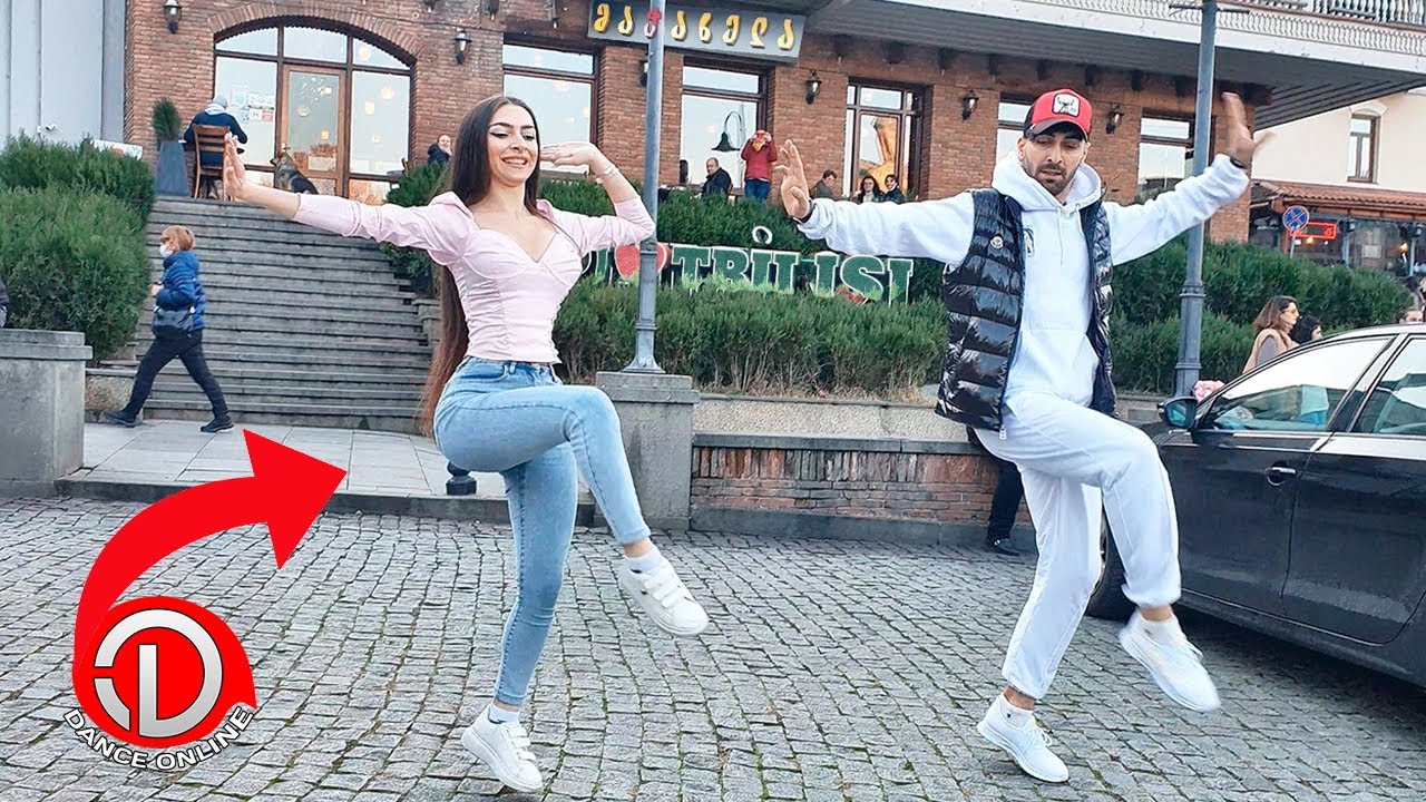 Azerbaycan Toy Mahnisi Gurcustanda belə sevildi, oynuyan &ouml;zdə Qiz