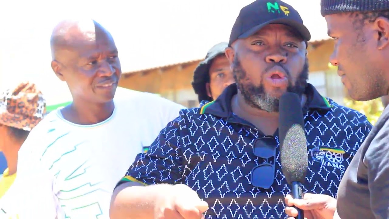Reporting live @ Boikhutso Ward 2 with Mayor of Ditsobotla Local Municipality, Cllr Molefe Morutse