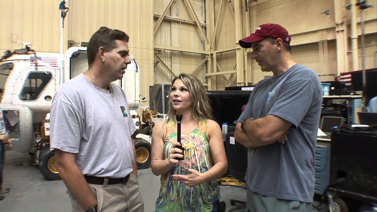 Talking DRATS with the crew, Chris Looper and Jim Rice