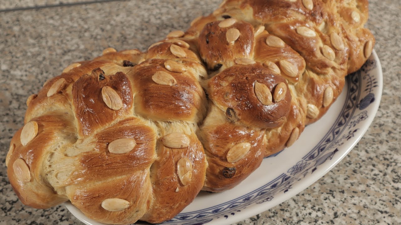 Traditional Czech Christmas Bread Recipe You'll LOVE!