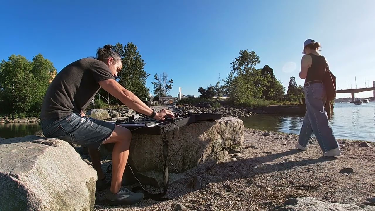 Live looping on Jun 8, 2025 on Habitat Island