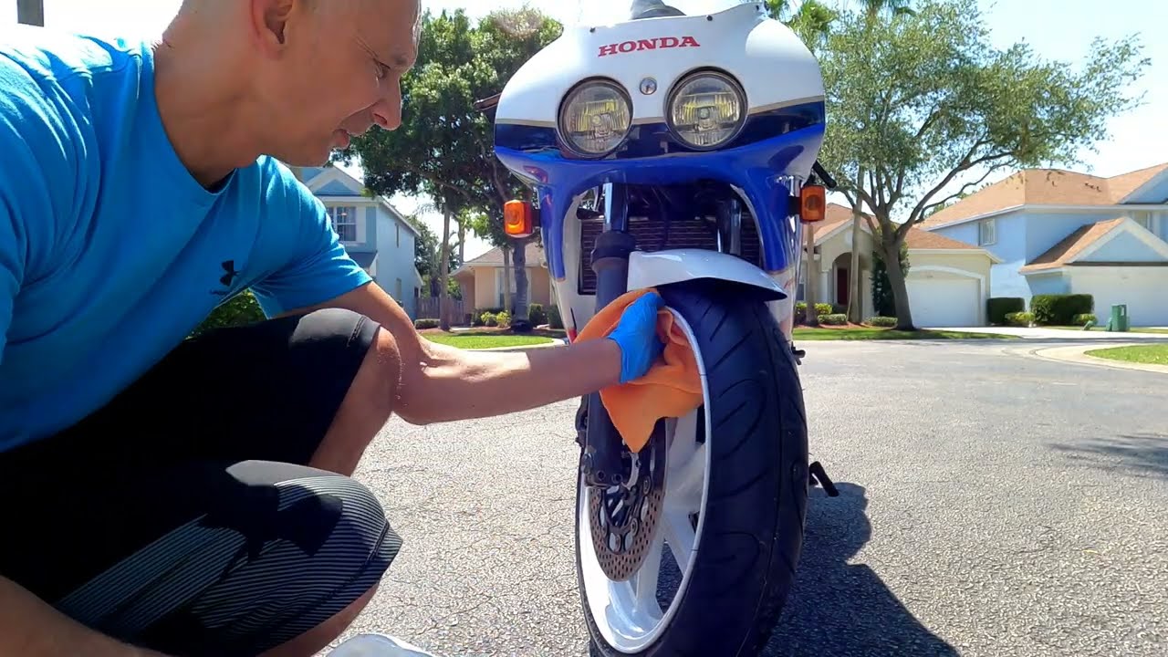 New Tyga Fairings on Honda VFR 400