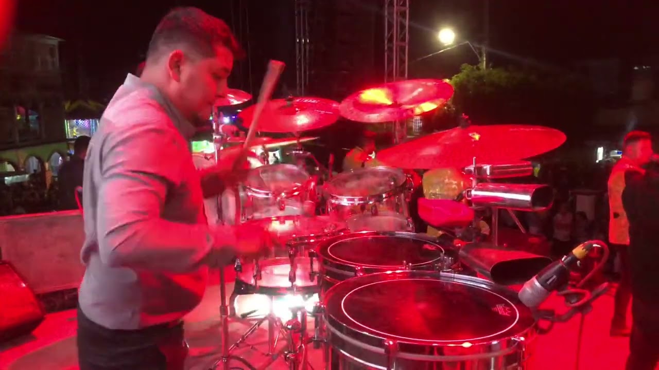 El polvorete/Tan bonita Banda Cerro de Sauces
