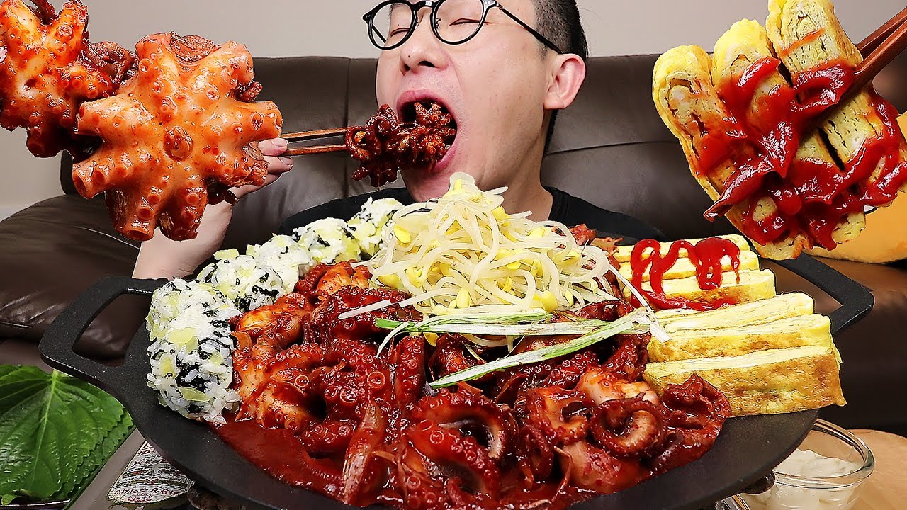 ASMR MUKBANGㅣSpicy Stir-fried Octopus🐙 & Egg Roll🍳ㅣEATING SHOW