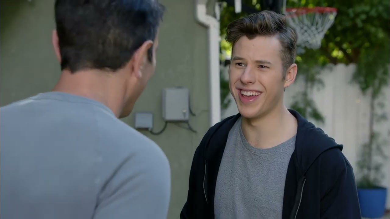 Modern Family - Season 9 - Gag Reel