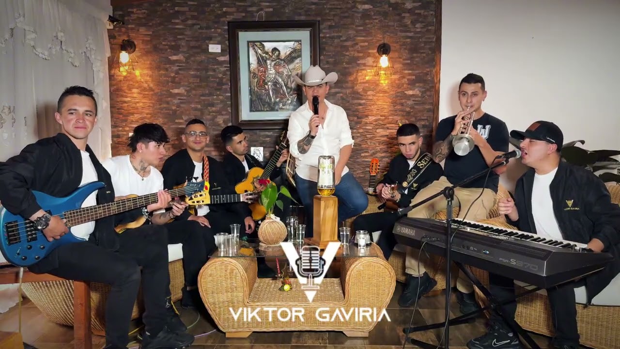 Amanecí bebiendo | Viktor Gaviria live 