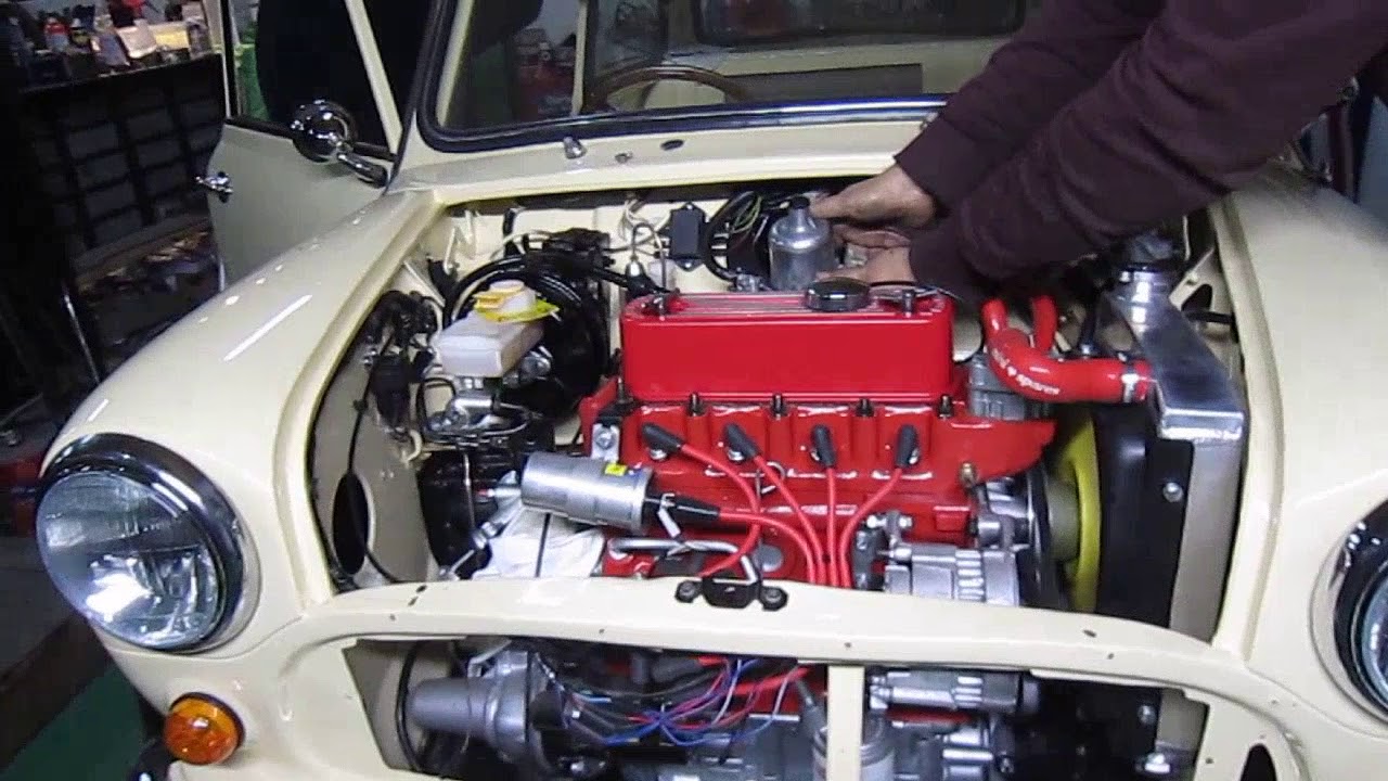 Classic Mini Cooper Engine Rebuild ( Start up )