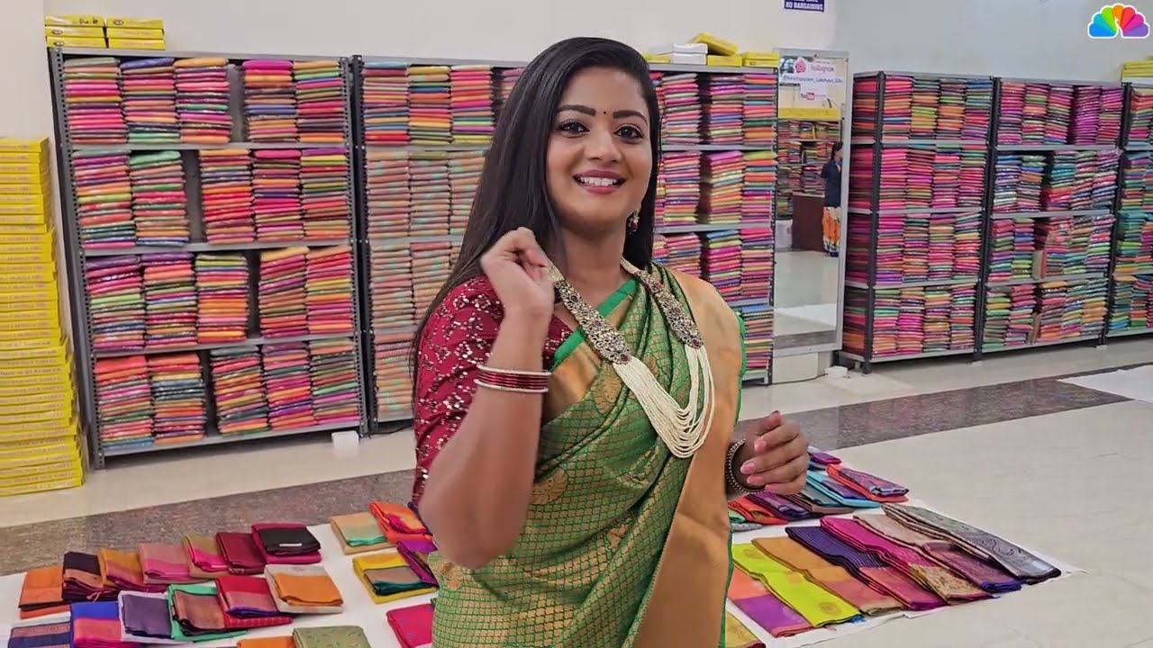 Vijay Tv Siragadikka Aasai Meena  Exploring  Kanchipuram Lakshaya Silks