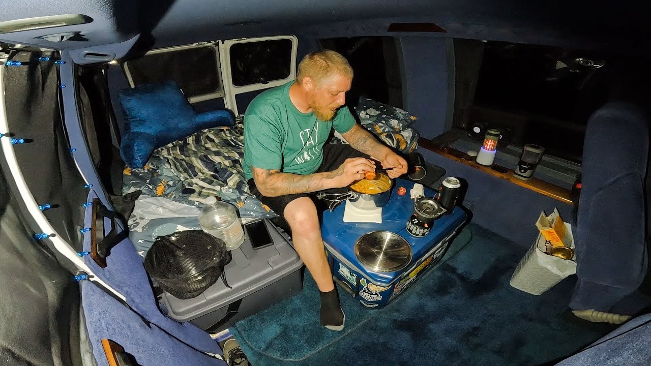 Solo Camping - Easy Cheesy Chili Mac & Local Limestone History