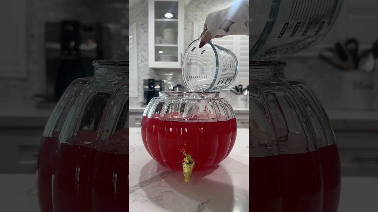 Spooky punch! #asmr#asmrsounds#vampire#punch#halloween#spooky#fall#satisfying#relaxing#fallrecipe