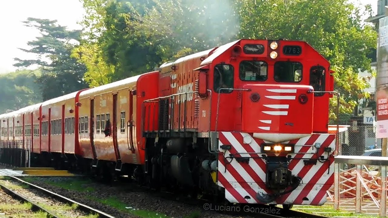 Ferrovías - EMD G22 7763 Saliendo de estación Florida