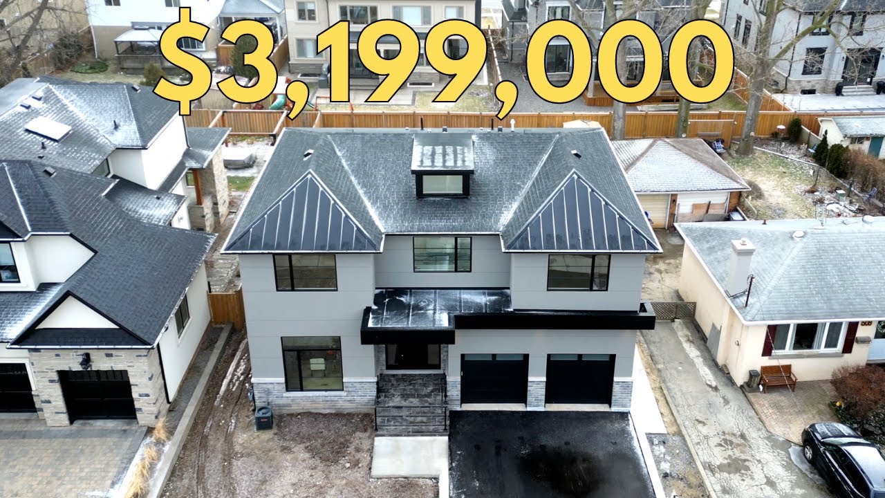 Tour a $3,199,000 Home in Oakville, Ontario!