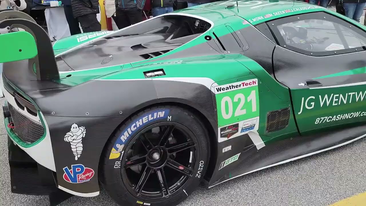 2025 Rolex 24 at Daytona grid formation 